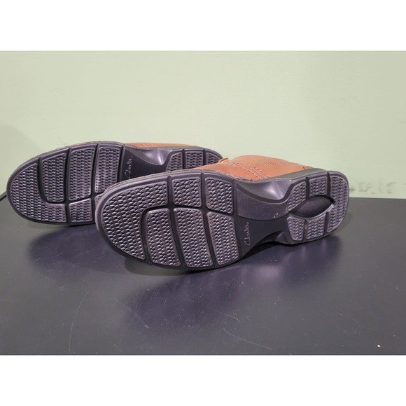 CLARKS mens Escalade Brown Leather Step Slip-On shoes Size 8 - Picture 9 of 10